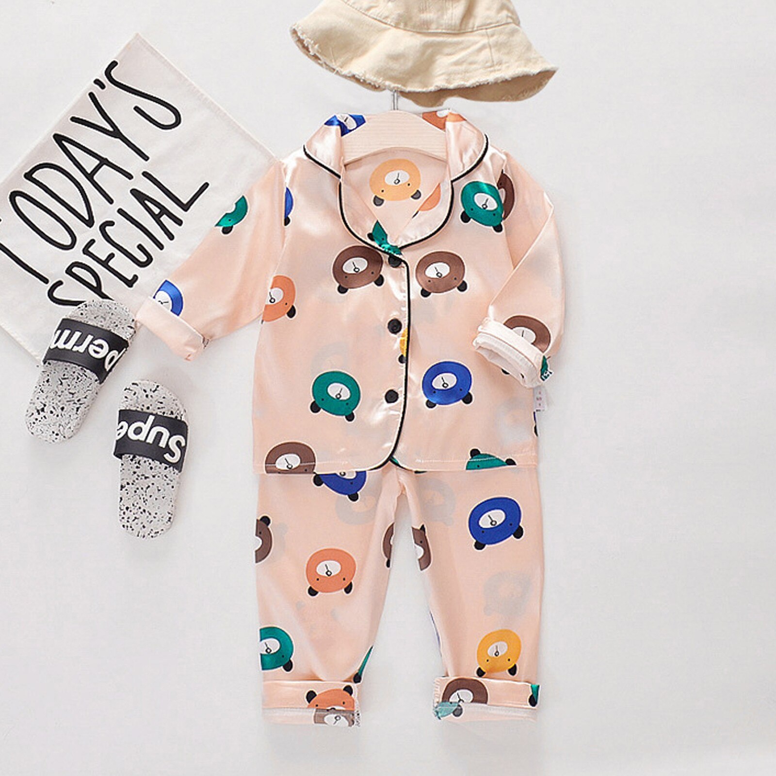 Conjunto de pijama de manga larga para niños y niñas pequeños, ropa de dormir de satén con botones de dibujos animados, cuello doblado hacia abajo, 4 #: Rosa / 4Y