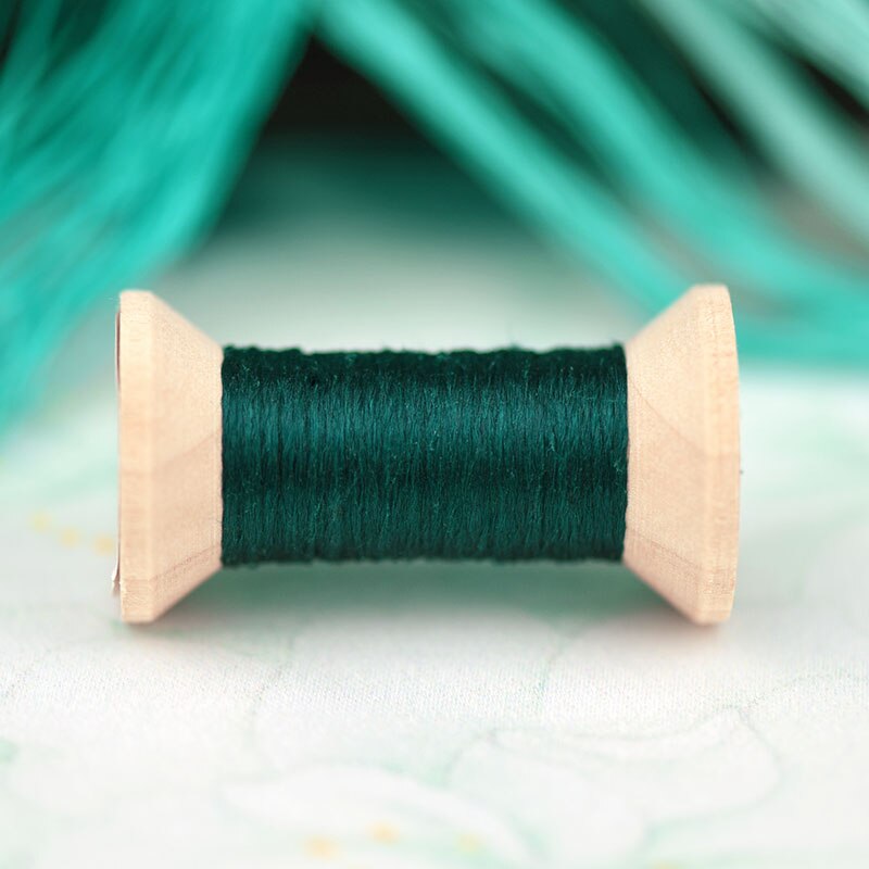 Hand-embroidered embroidery thread / silk thread / wrapped silk silk embroidery thread / spool / viridity: 8