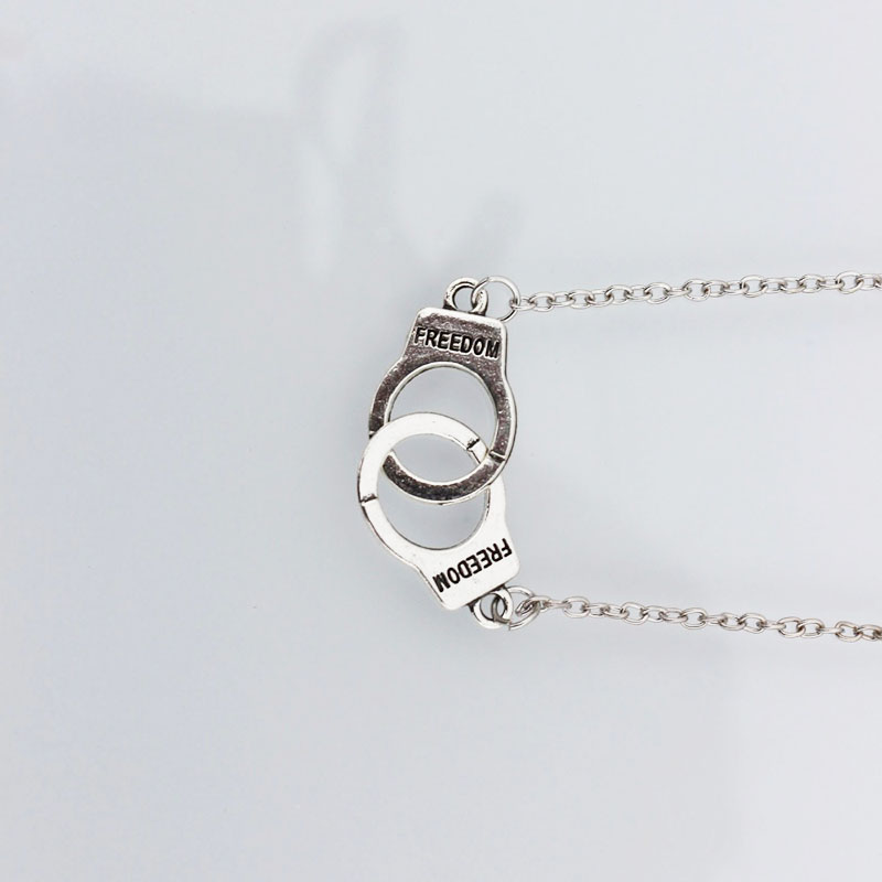 1 szt. Kajdanki kształt wisiorek naszyjniki kobiety biżuteria Choker posrebrzany łańcuszek naszyjnik prezent Bijoux kołnierz