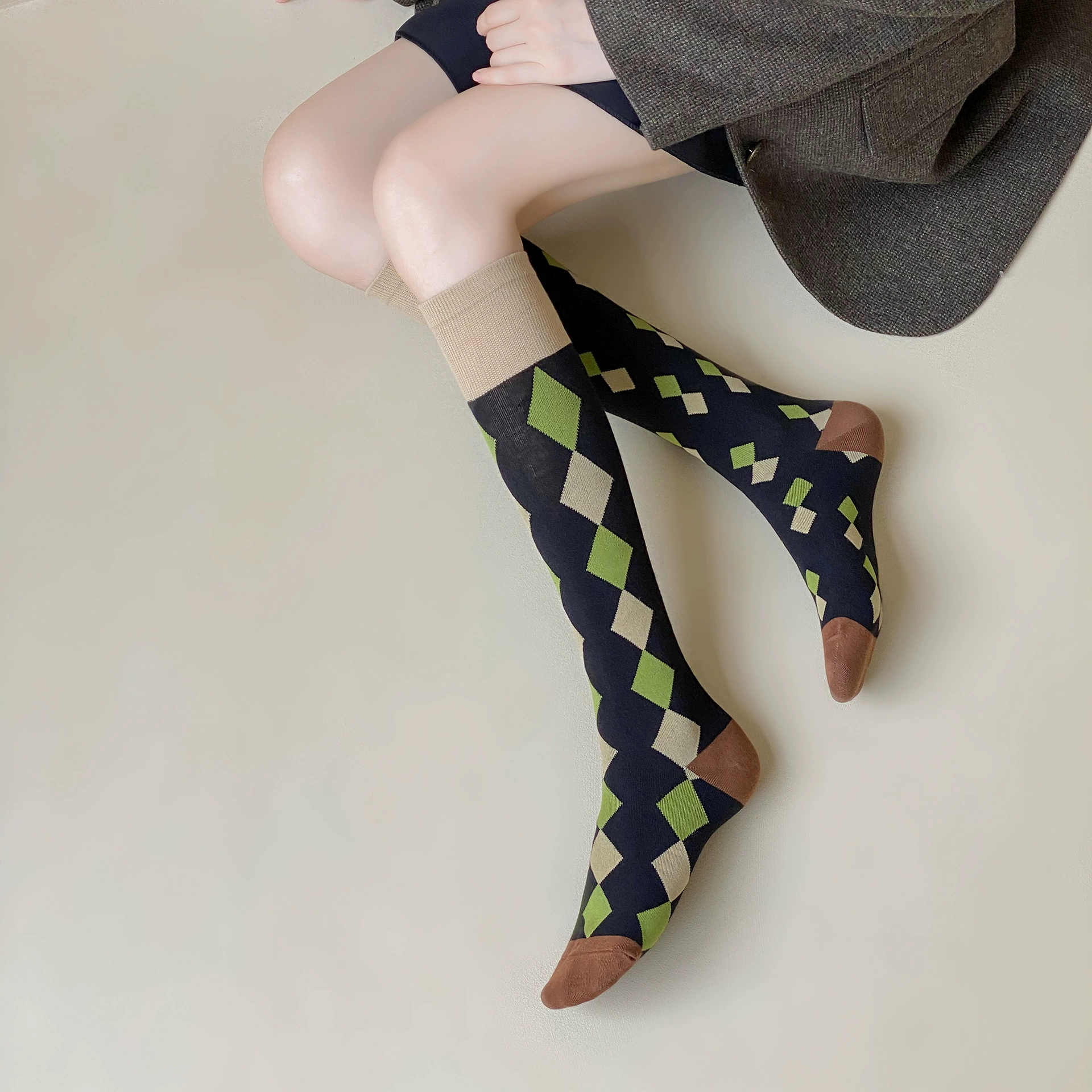 Damesmode Persoonlijkheid Trend Retro Veelzijdige Koreaanse sokken Knielengte sokken: YELLOW