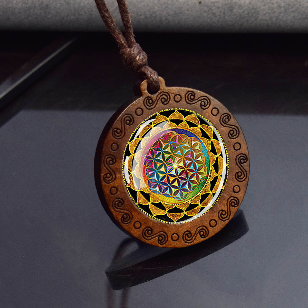Sri Yantra Mandala Glas Halskette Holz Anhänger buddhistische heilige Geometrie Schmuck spirituelle Yoga: Kobalt violett