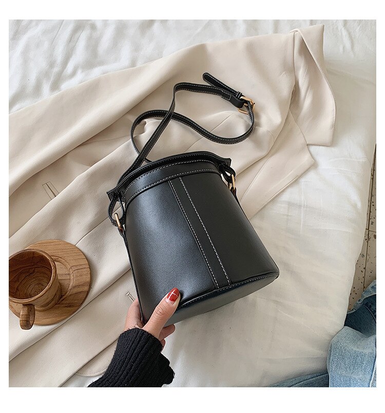 Einfache Umhängetasche Eimer Tasche Frühjahr Neue Stil retro Schulter Kapazität Große Tasche Hand tasche: schwarz
