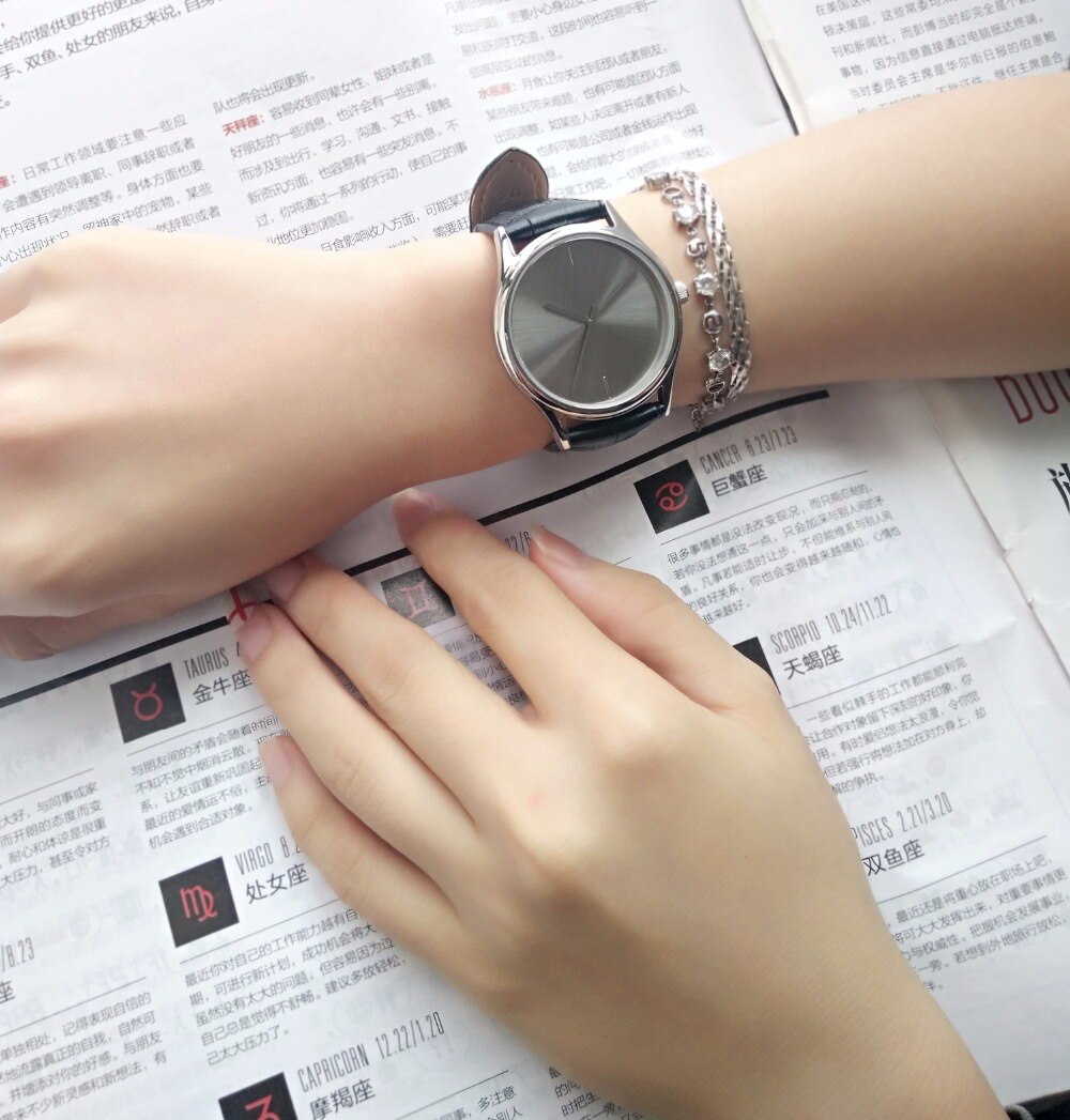 Minimalist watch Sunray Dial Worldwide