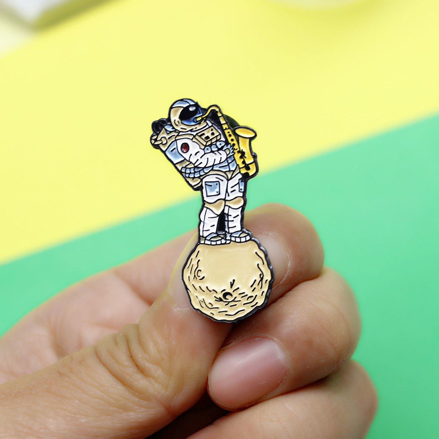 Xm-Grappige Mode Creatieve Astronaut Saxofoon Spelen In Ruimte Persoonlijkheid Broche Kleding Badge Tas Accessoires