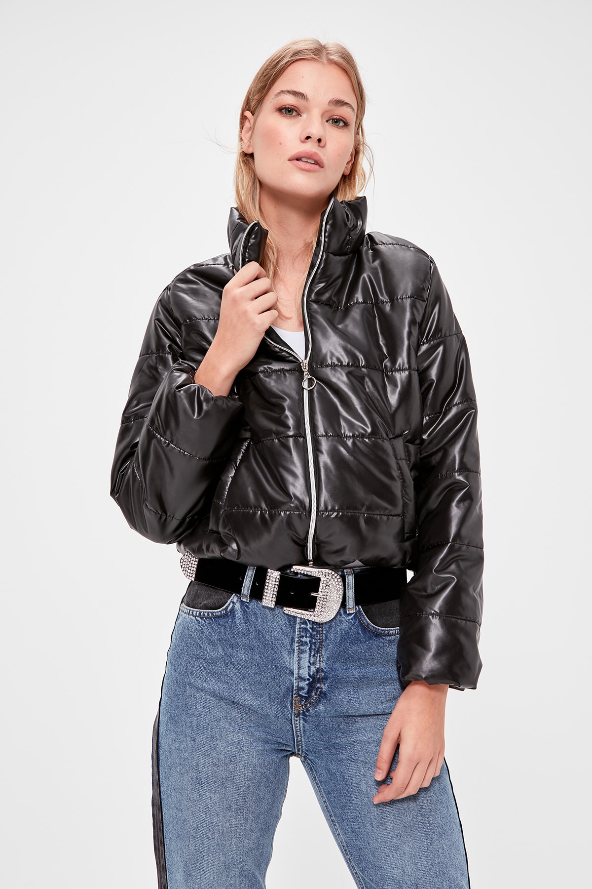 Trendyol Black Zipper It Should Cover Upright Collar Inflatable Crop coats TWOAW20MO0088