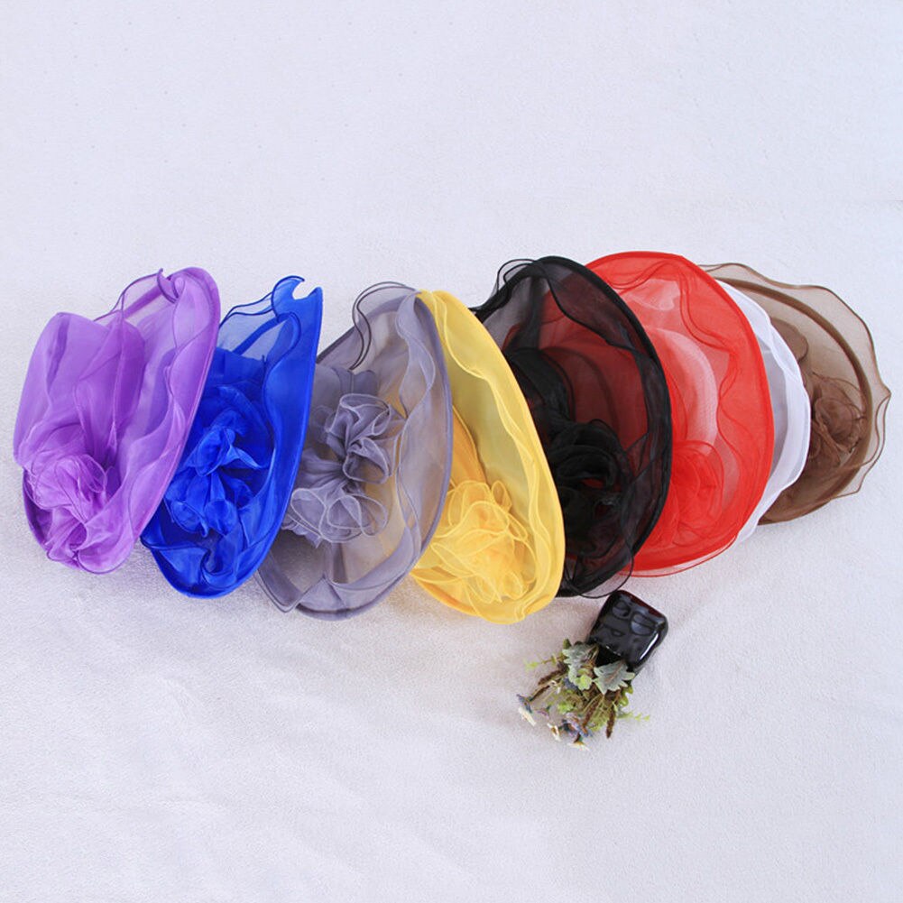 Kvinner vidkant kentucky derby solhatt bryllup teselskap kirke organza hatter lilla gull rød blå rosa