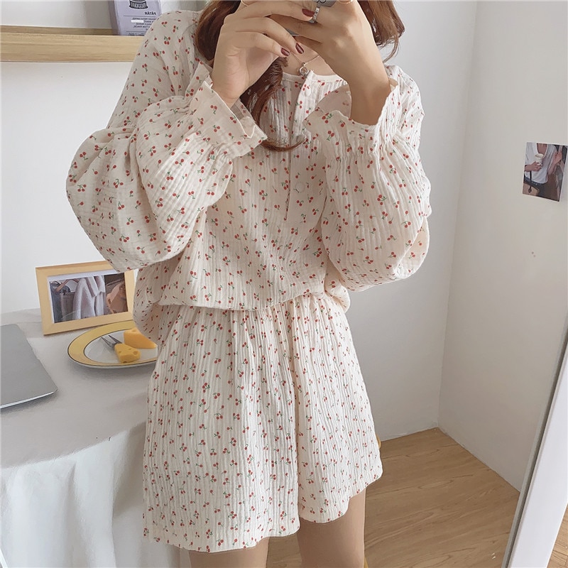 Conjunto de pijama coreano para Mujer, ropa de dormir de hilo de algodón con estampado de cereza, Top de manga larga y pantalones cortos con volantes, transpirable, agradable a la piel, S1029