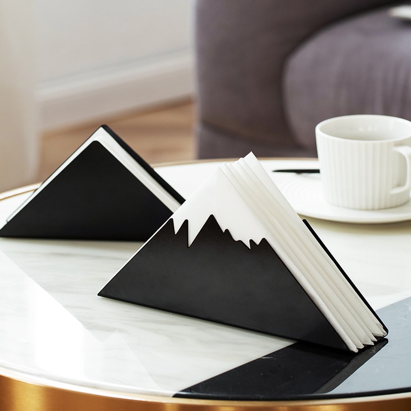 Caja para pañuelos y servilletas triangulares de acero inoxidable, color negro y dorado, papel para mesa rejilla para almacenamiento de toallas, decoración de escritorio para el hogar