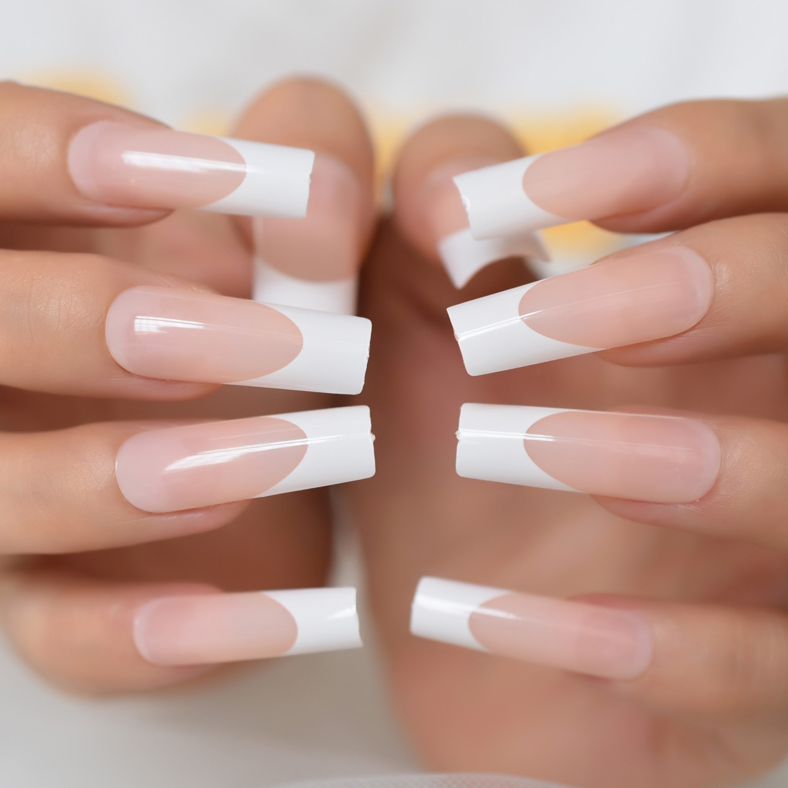 24 Stuks Lange Vierkante Nep Nagels Naakt Wit Franse Tip Druk Op Nagels Volledige Dekking Glossy Gel Valse Nail Art manicure Voor Vrouwen