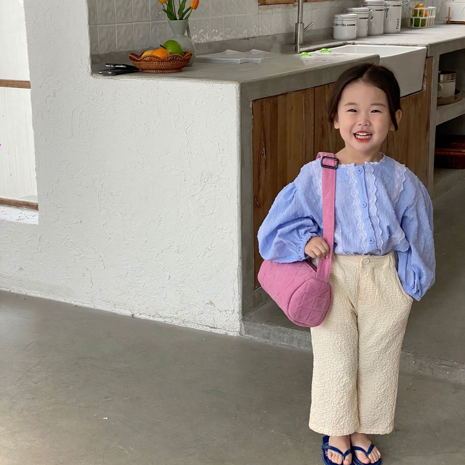 1395B pantaloni per bambini coreani primavera 2022 pantaloni per ragazze pantaloni Casual rugosi Beige 1-7 anni pantaloni dritti per bambini pantaloni larghi