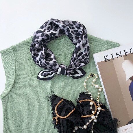 Foulard en soie femme 100% soie imprimé léopard foulard en soie Chic écharpe