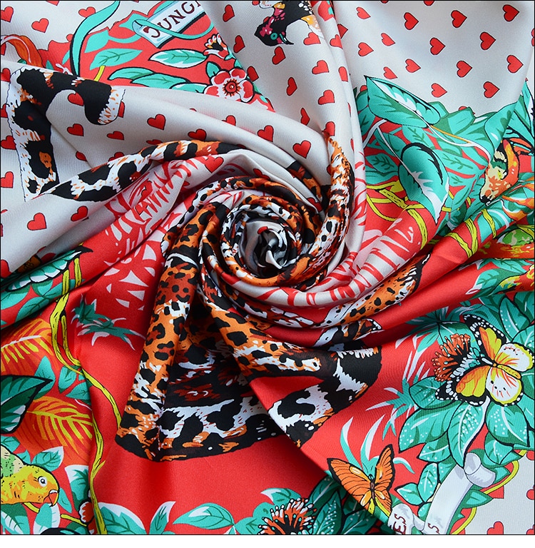 HuaJun 2 Store | | Attention coeur "Jungle Love" 90 foulard carré en soie sergé imprimé écharpe enroulée à la main
