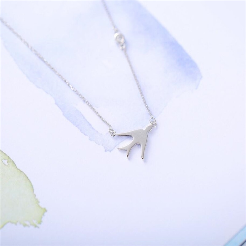 Flying Bird Swallow Short Pendant Birthday Clavicle Chain 925 Sterling Silver Temperament Female Necklace SNE119