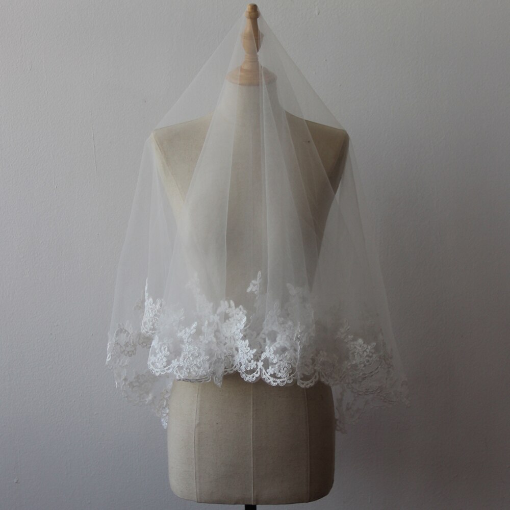 Op voorraad goedkope korte bruidssluiers wit/ivoor eenlaags kant bruidssluiers bruidsaccessoires veu de noiva