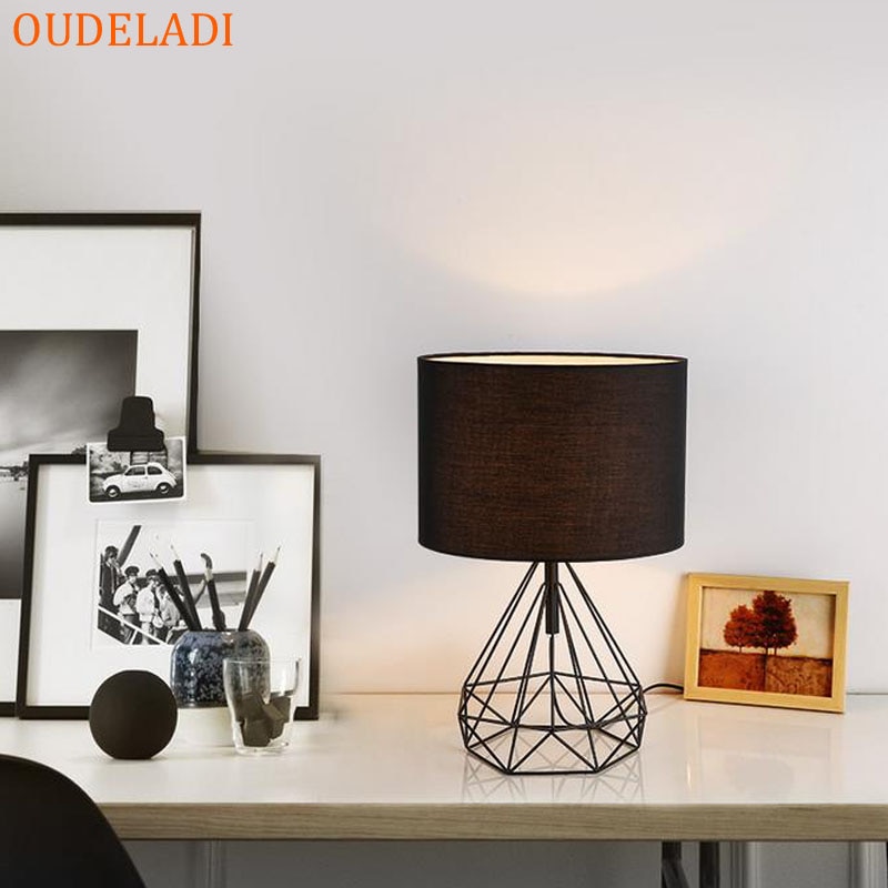 nordisch retro Geometrische schreibtisch lampe Gold Schwarz Weiß Hohl Diamant Tuch schatten Tisch Lampe Schlafzimmer Wohnkultur Leuchten