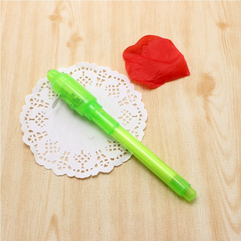 Usynlig blækpen med uv lys nyhed tegning pædagogisk legetøj til børn magiske penne lysende legetøj børnefest: Typea grøn