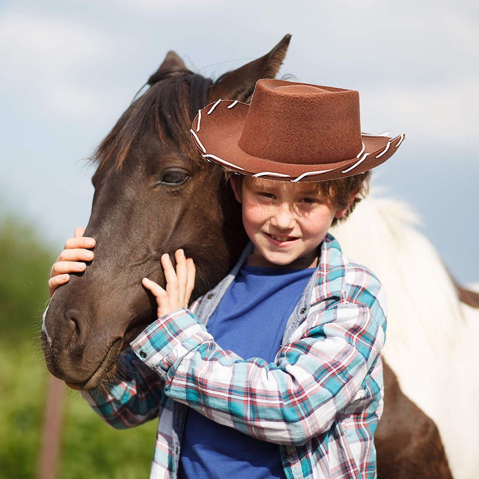 Outdoor children's jazz cowboy hat summer straw hat boys and girls five-pointed star patch sun hat cute children's beach visor Q