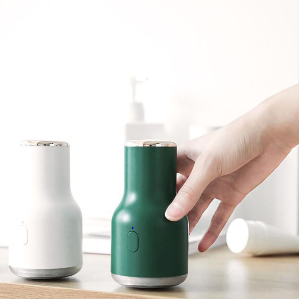 Rechargeable hair ball trimmer Hair ball trimmer long - life hair shaving machine to remove the ball magic hair shaving device