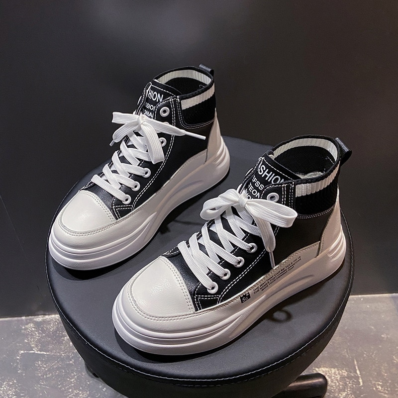 Frauen Turnschuhe Leder Plattform Schuhe Frühling Koreanische Weiße Turnschuhe Damen Spitze hoch hoch oben Turnschuhe Vulkanisierte Schuhe Frauen