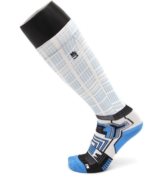 3style plasitc manikin foot Male mannequin foot for Sock Display,white back skin color Glossy 1pc Leg mannequin M00544