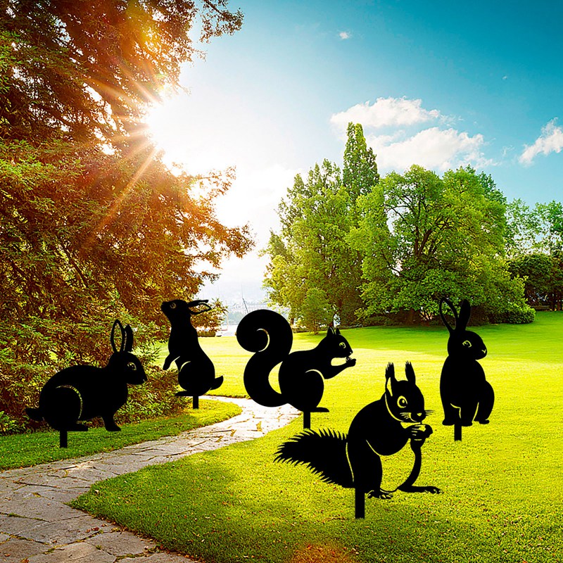 Squirrel Yard Art Decor Outdoor Lawn Black Metal Squirrel Silhouette Decor Garden Ground Insert Backyard Lawn Stakes: sky blue