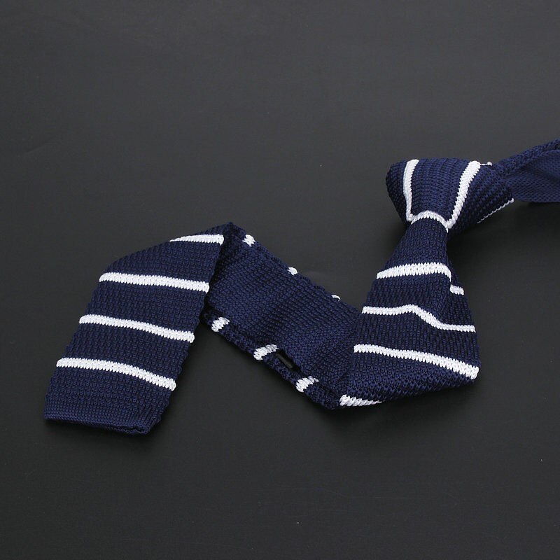 Brand New męska w stylu Vintage, w paski dzianiny krawaty dla człowieka Party moda kolorowe Knitting Tie granatowy czerwony ślub cienki krawat Cravata