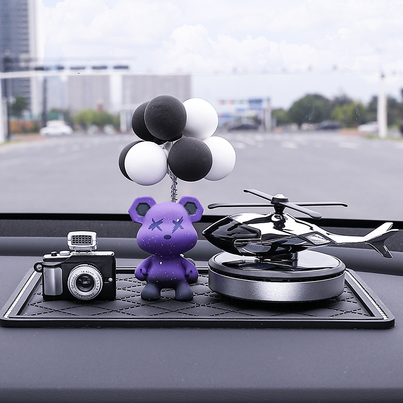 Bildekoration interiörtillbehör små ornament mittkonsol internet kändis kvinnor män modell söt bil: Transparent