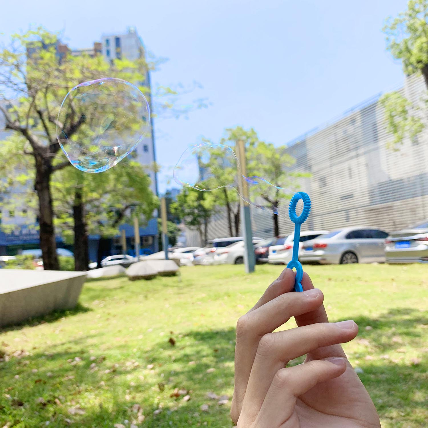 11pcs Funny Bubbles Makers Bubble Making Wand Blowers for Kids Adults Outdoor Playtime Birthday Party Backyard Game Random Color