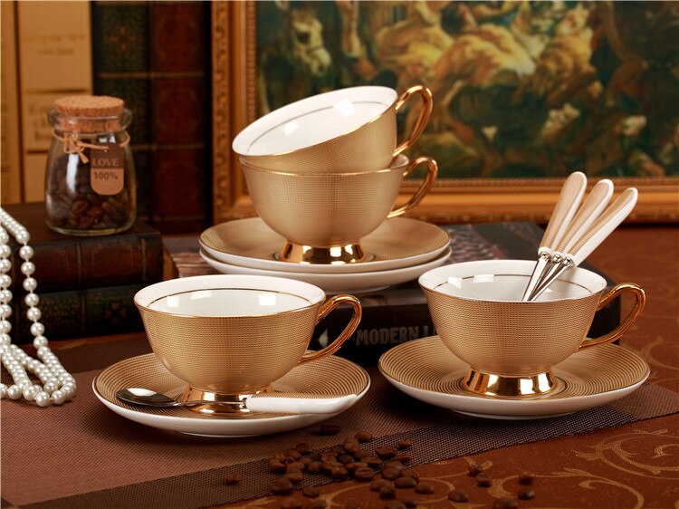 Guld lyx keramik kopp och tefat kungligt porslin enkla te uppsättningar moderna kaffekoppar tazas para café kök drinkware: 3 uppsättningar