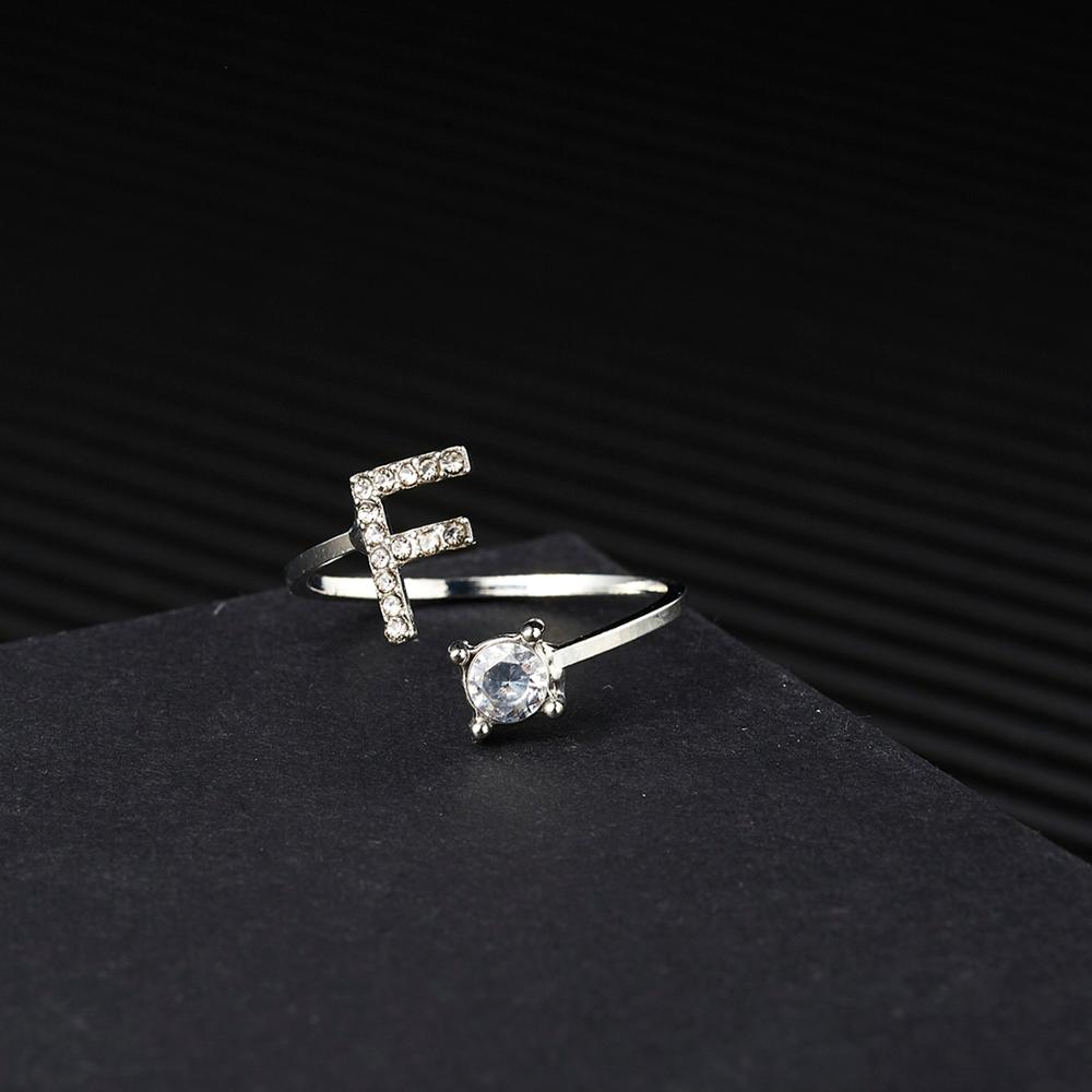 1pcs 26 Engels Letters A-Z Ringen Zilveren Kleur Strass Open Manchet Verstelbare Vinger Ringen Vrienden Paar Sieraden: F