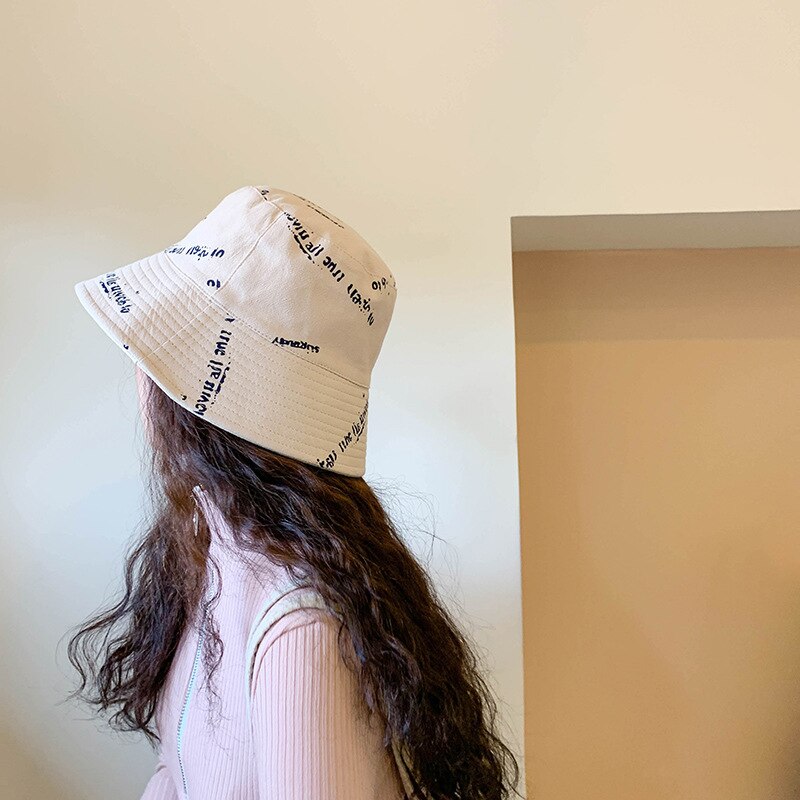 Produkt bokstav mönster fiskarmössa rosa gul svart beige grå vårsommar solskydd dam bucket hat