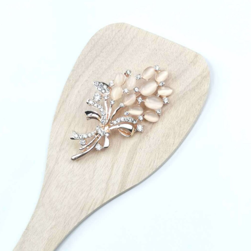 Modieuze opaal stenen bloem broche speld kledingaccessoires verjaardag broches voor vrouwen strass broche speld