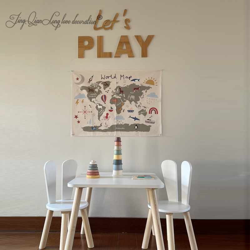 Op maat gemaakte muurdecoratie voor de kinderkamer met de tekst "let's play", houten speelbord, "let's play" bord.