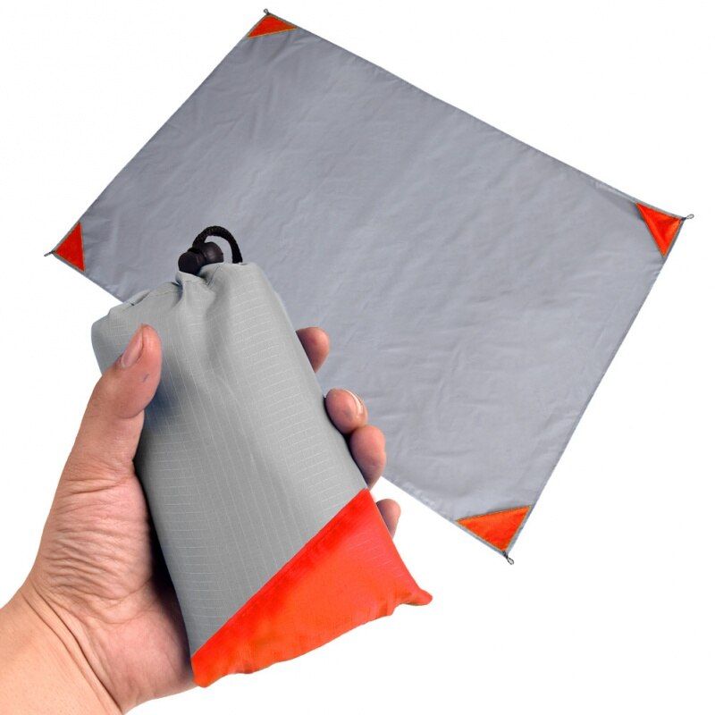 Outdoor Camping Mat Waterproof Convenient Folding Picnic Mat Lawn Damp Mat Polyester Grid Cloth Beach Mat for Men and Women