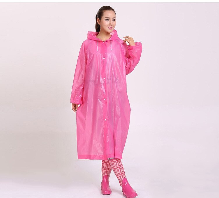 Kvinder mænd eva gennemsigtig regnfrakke bærbar udendørs rejse regntøj vandtæt camping hætteklædte ponchoer plast regntæppe: Almindelig-lyserød