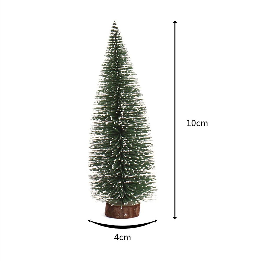 Kogelkerstboom Met Een Patroon Van Sneeuwbedekte Huizen Kerstbomen Maan Op De Achtergrond Groene Kerstboom Holida Vakantie Image167562393
