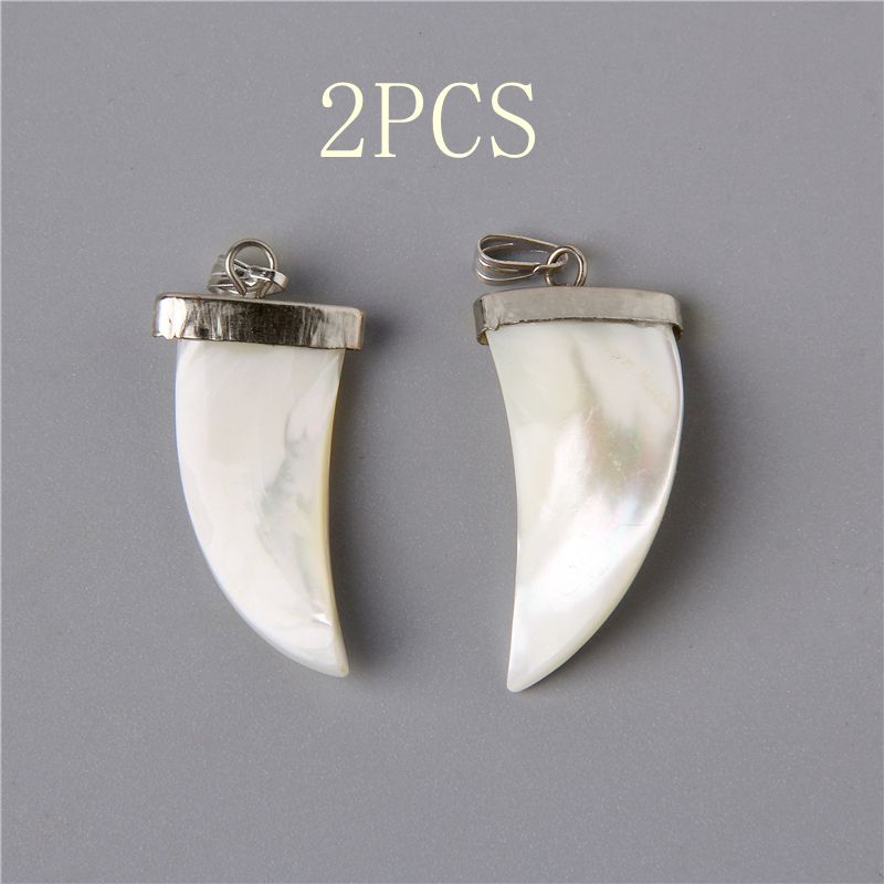 Natuurlijke witte hoorns tandvorm schelp hangers charme voor ketting accessoires sieraden maken diy ketting mooi accessoire: Goud-kleur