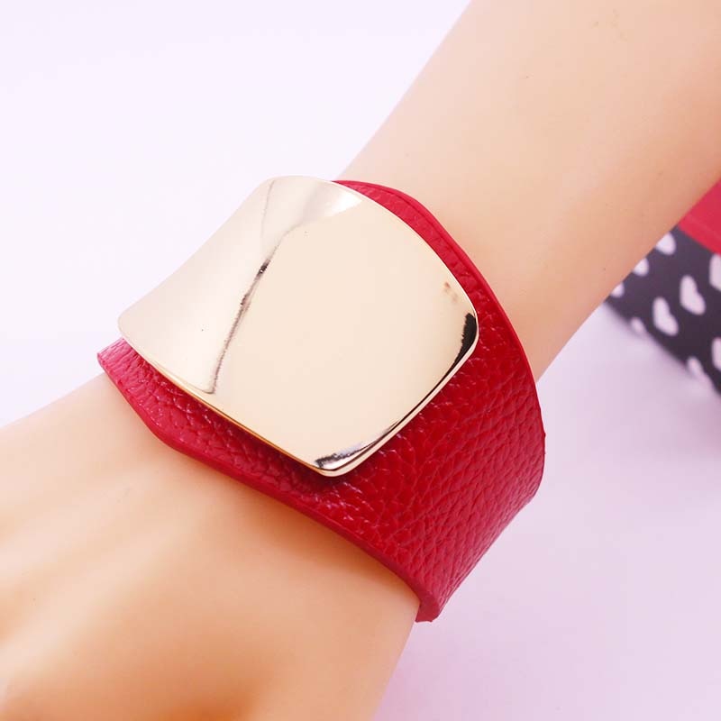 Personality Leather Bracelet Women with Alloy Buckle Adjustable Unisex Bracelets & Bangles Punk Jewelry