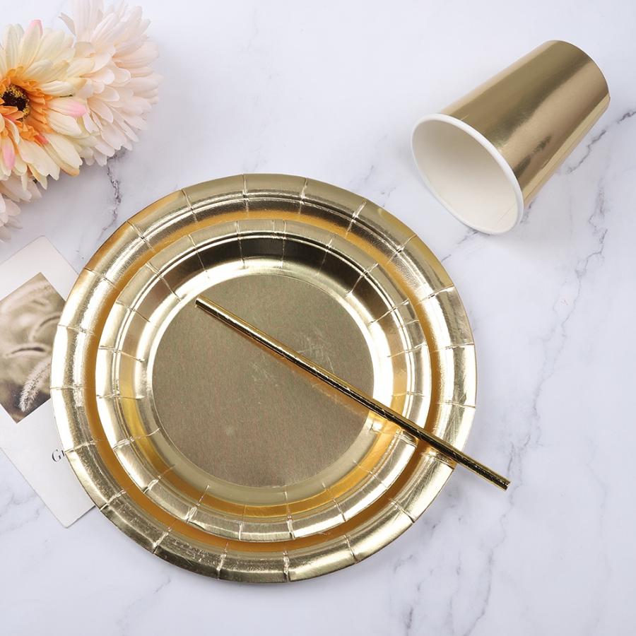 Fournitures De Fête De Noël, Décorations De Noël, Lot De 73 Pièces De Vaisselle Jetable Comprenant Des Assiettes En Carton De Noël, Des Serviettes, Une Nappe En Plastique Pour Décorations De Fête