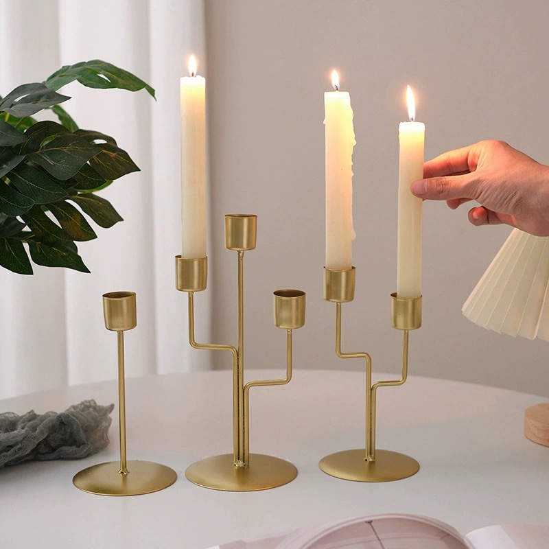 Kerzenhalter, moderner Kerzenständer aus Metall, Hochzeitskerzenständer, exquisite Desktop-Party-Dekoration für die Heim- und Bürodekoration