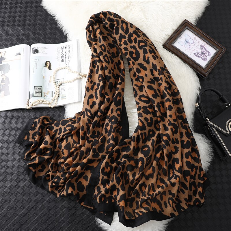 Mærke kvinder tørklæde leopard print bomuld stor størrelse pashmina dame sjaler vinter varmt dyremønster foulard hijabs: Wj120-2