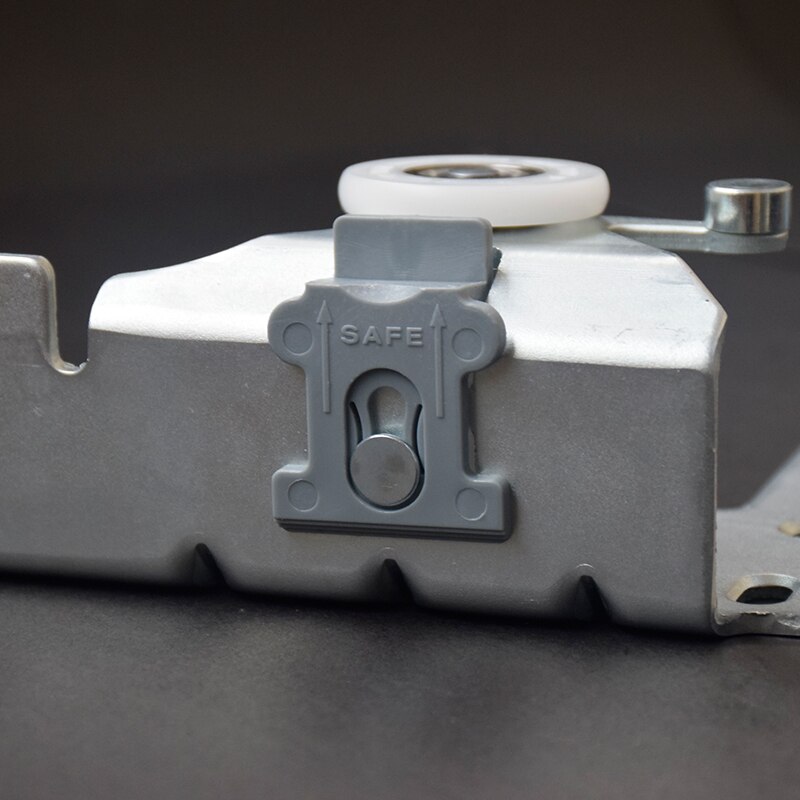 sterben garderobe schiebetür zubehör schwere riemenscheibe hängen tür Rad hängen schrank Hardware- tür schiene Aluminium Legierung auf Spur