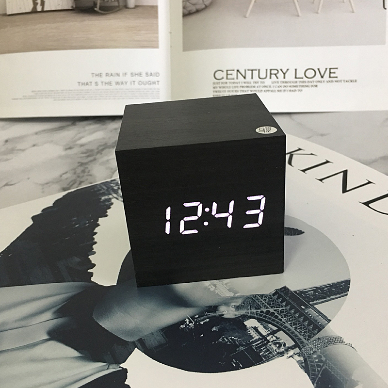 Wdesrgt Mechanische wekker nieuwigheid flip klok desktop digitale klok met kalender klok home decor retro decor, wit
