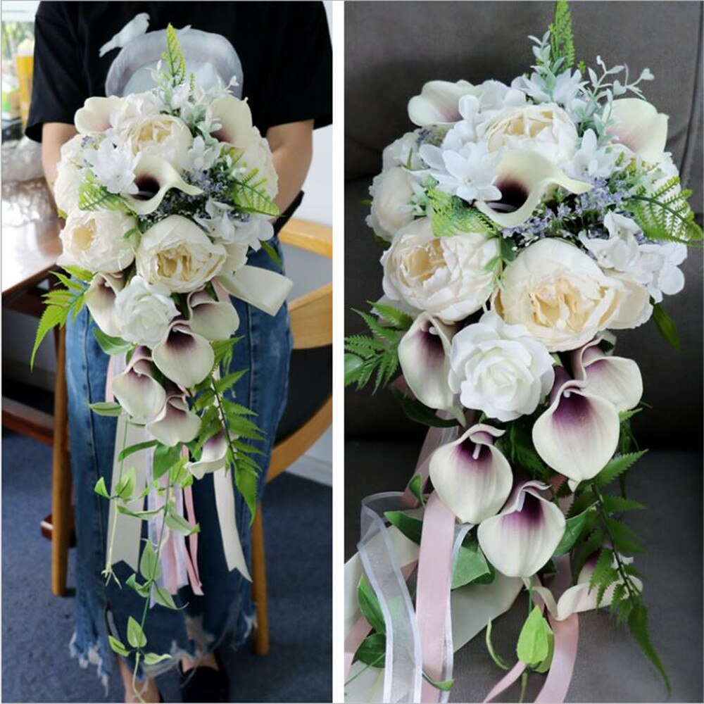 Kunstigt vandfald brudebuket kunstige blomster buket brud bruidsboeket lilla calli lilje brusende bryllupsbuket