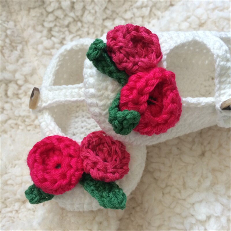 Qyflyxuecrochet bebê sandálias bege tan branco marrom com flor crochê sapatos de verão do bebê menina sandálias de crochê tan do bebê