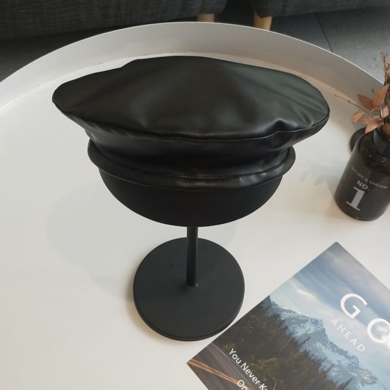 5 farger årgang imitert pu skinn beret lue flat lokk fast svart kaffe vin rød marine fransk caps til kvinner menn: Svart