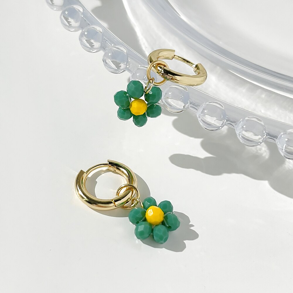 Peri&#39;sbox Boho Candy Kleur Acryl Daisy Hoop Earring Voor Vrouwen Multicolor Cute Flower Charm Huggie Oorbellen Zomer Sieraden: dark green