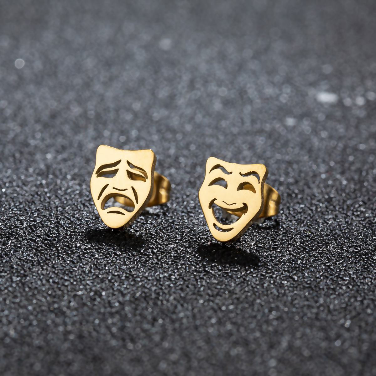 1 par de pendientes creativos y divertidos con máscara para hombres y mujeres, pendientes para parejas, de joyería para: Color dorado