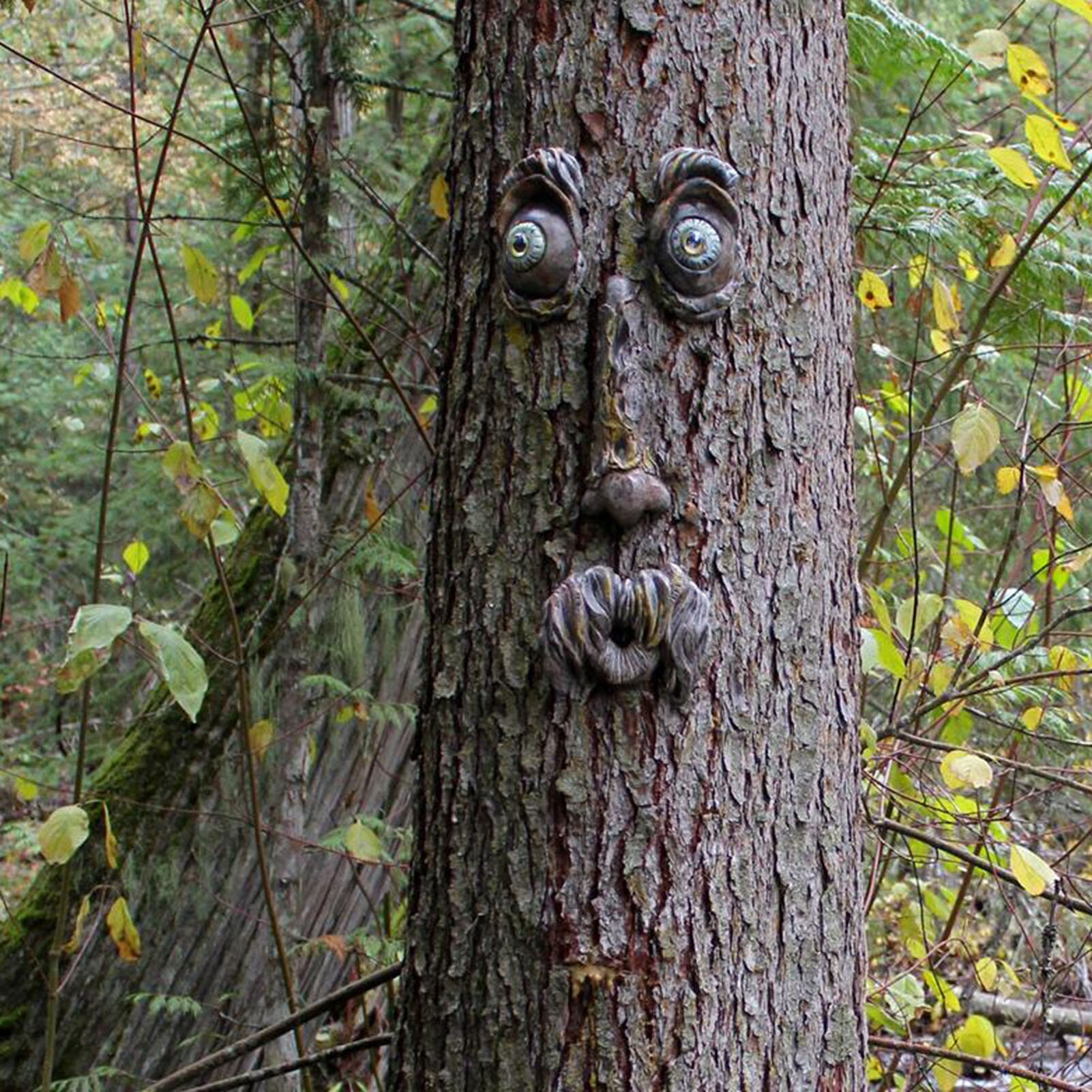 Tree Face Decoration Old Man Face Tree Garden Peeker Funny Whimsical Outdoor Decoration Yard Art for Garden