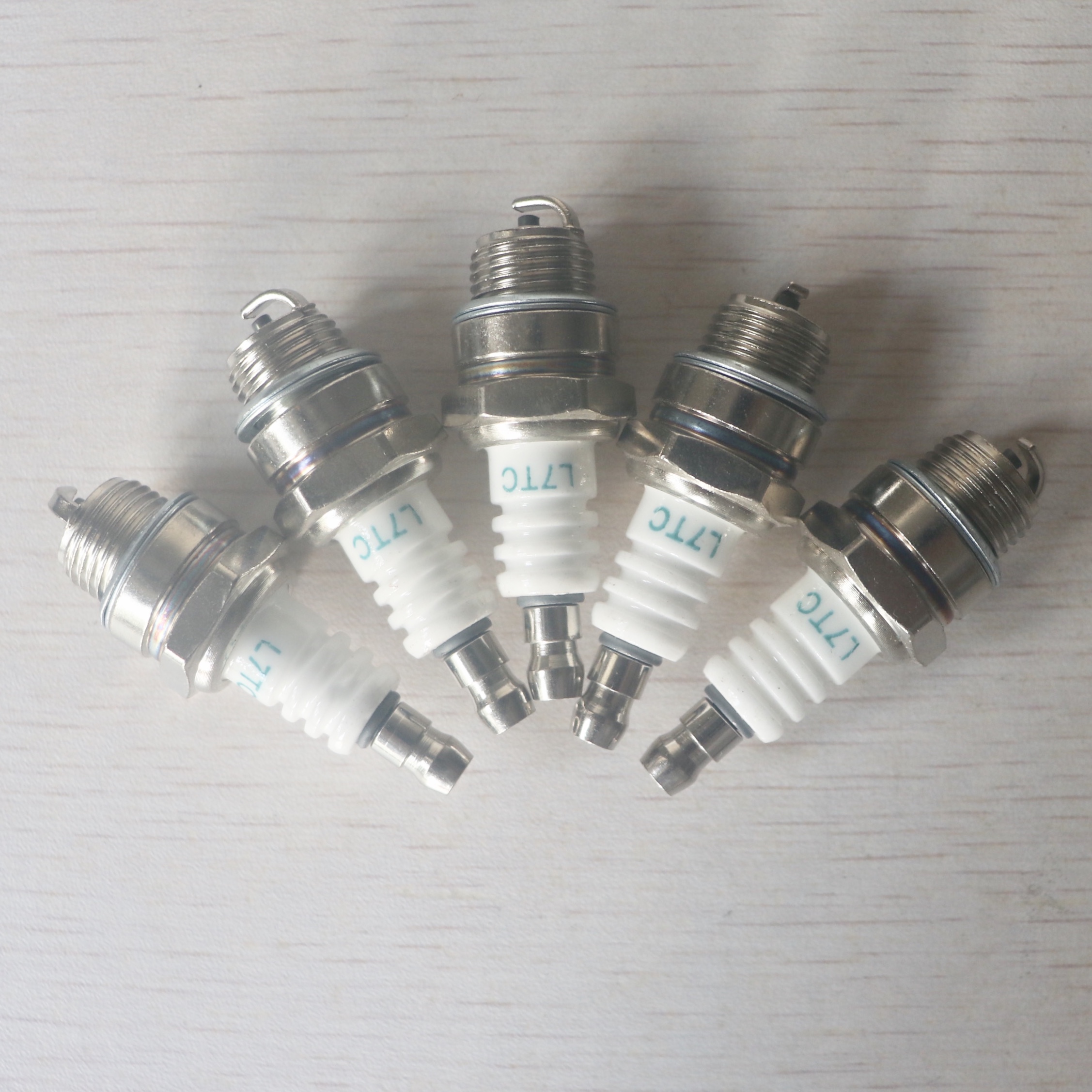 5pcs 2 Stroke Chainsaw Brush Cutter Spark Plug L7T
